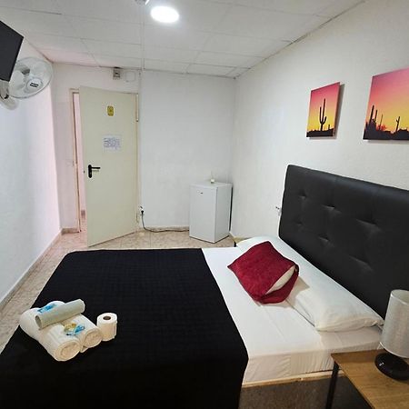 Hostal Sol Celeste Льорет-де-Мар Экстерьер фото