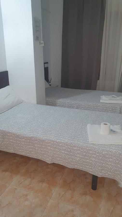 Hostal Sol Celeste Льорет-де-Мар Экстерьер фото