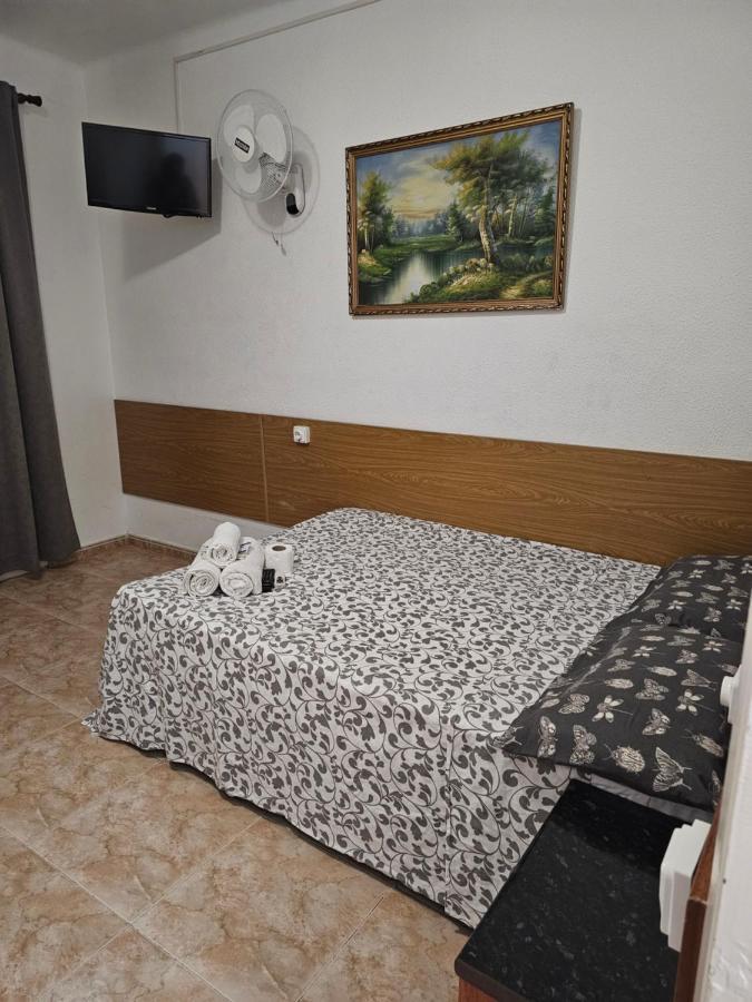 Hostal Sol Celeste Льорет-де-Мар Экстерьер фото